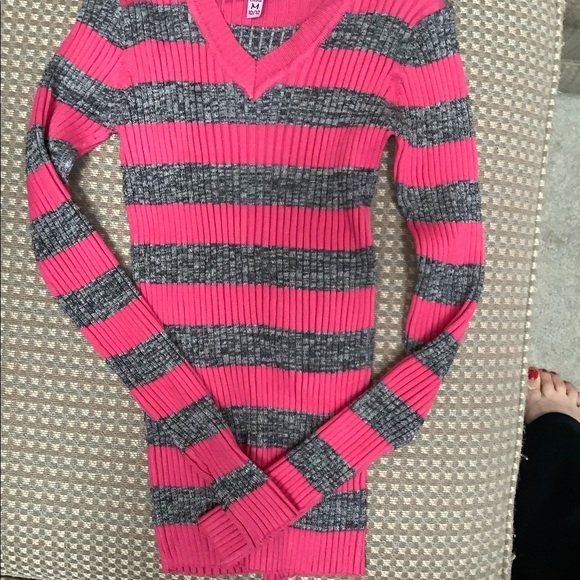 The Slope Girls Other - Hot pink and charcoal stripe ribbed v-neck tunic